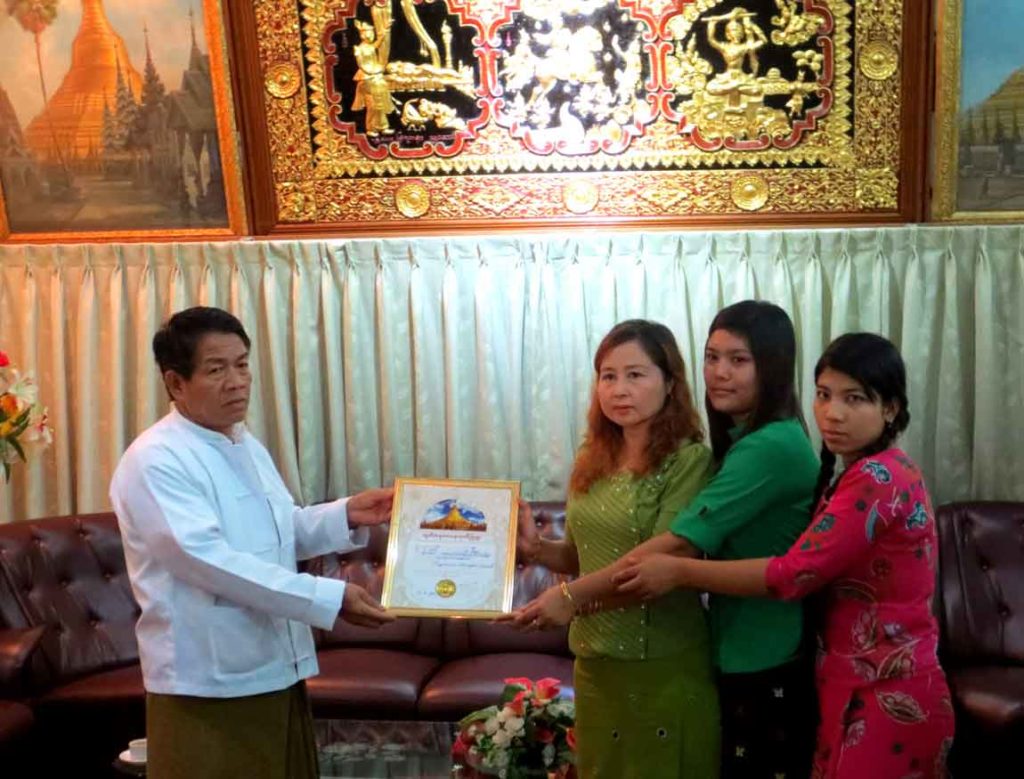 လေးဆူဓာတ်ပုံ ရွှေတိဂုံစေတီတော်မြတ်ကြီးသို့ Myanmar Chunghoမှ အဆင့်မြင့် ရေသန့်စင်စက် လှူဒါန်း